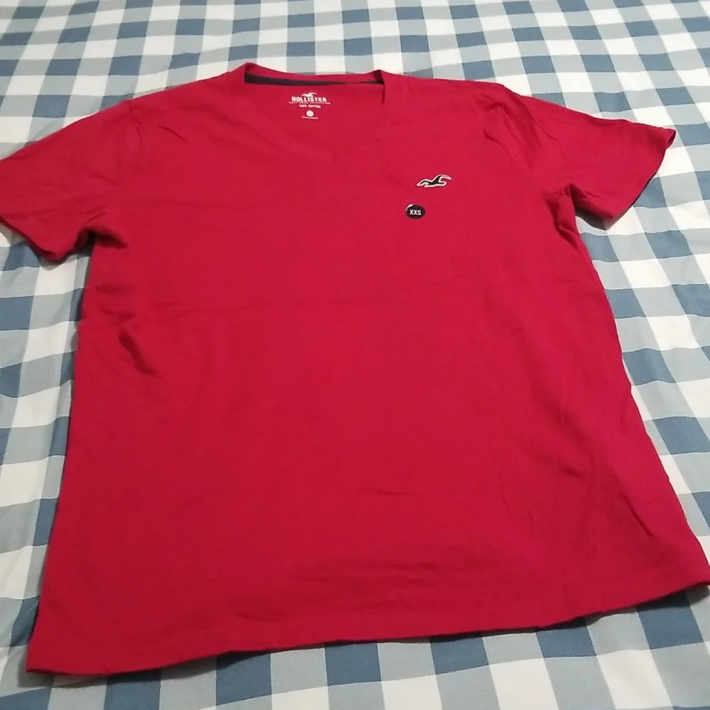 2 TOPS HOLLISTER - Picture 7 of 14